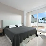 Luxurious 3-Bedroom Penthouse In Los Monteros