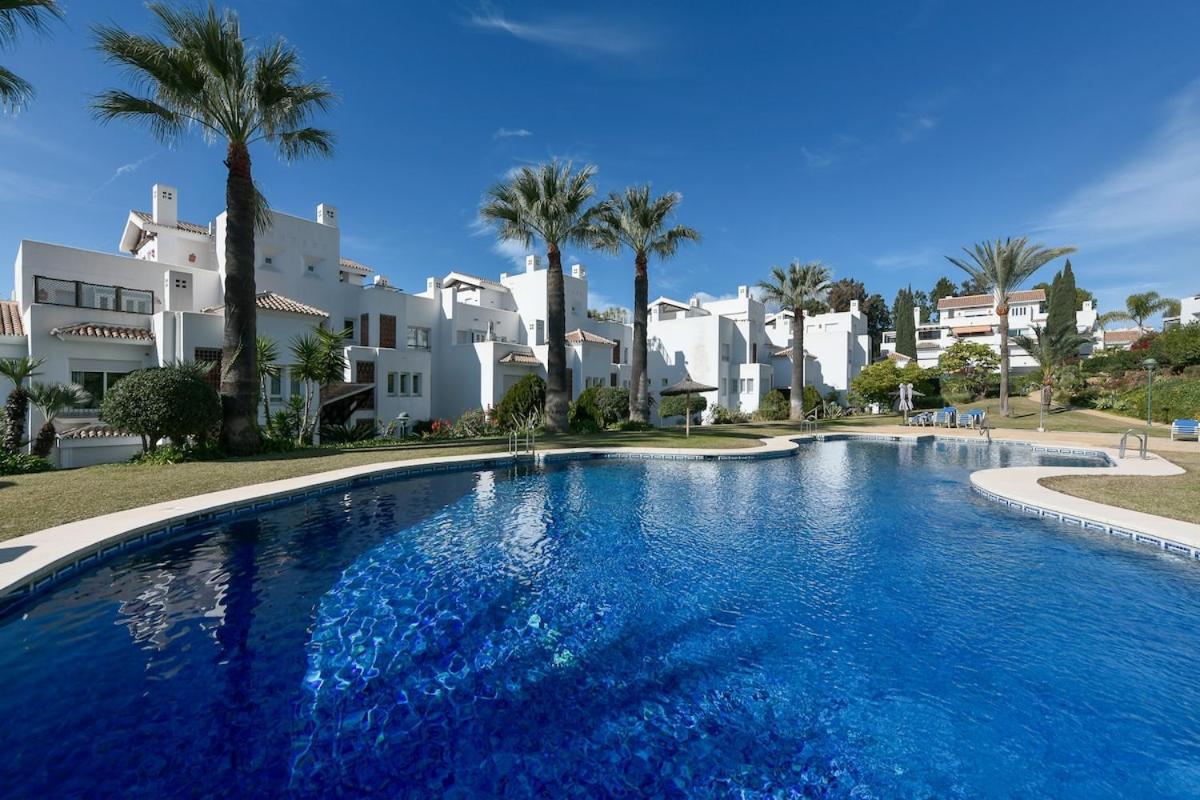 Luxurious 3-bedroom Penthouse In Monteros