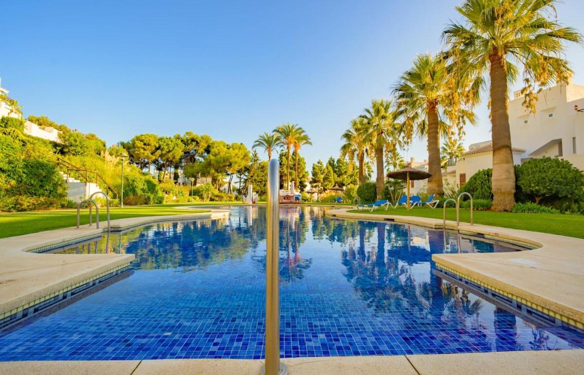 Luxurious 3-bedroom Penthouse In Monteros Marbella