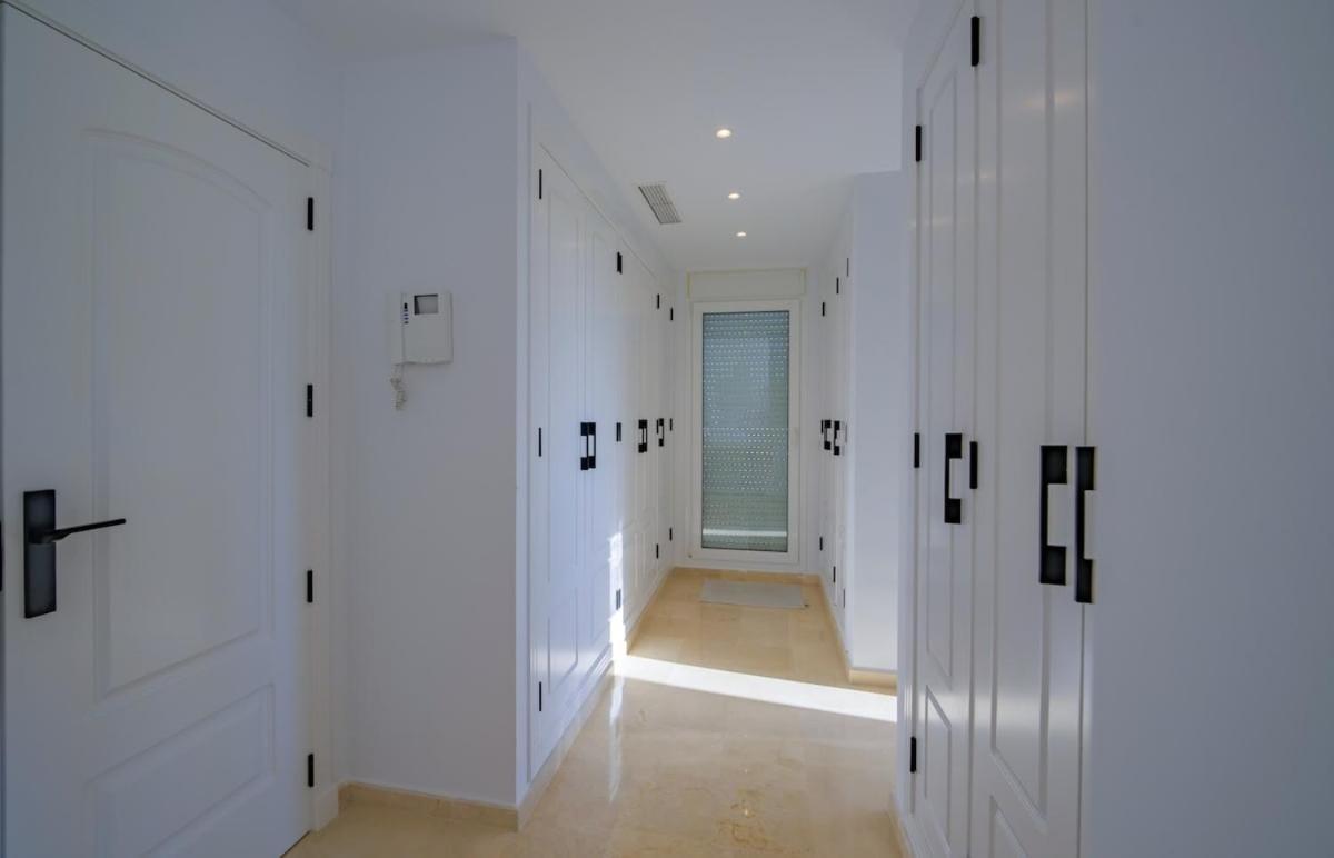 Luxurious 3-bedroom Penthouse In Monteros Apartment