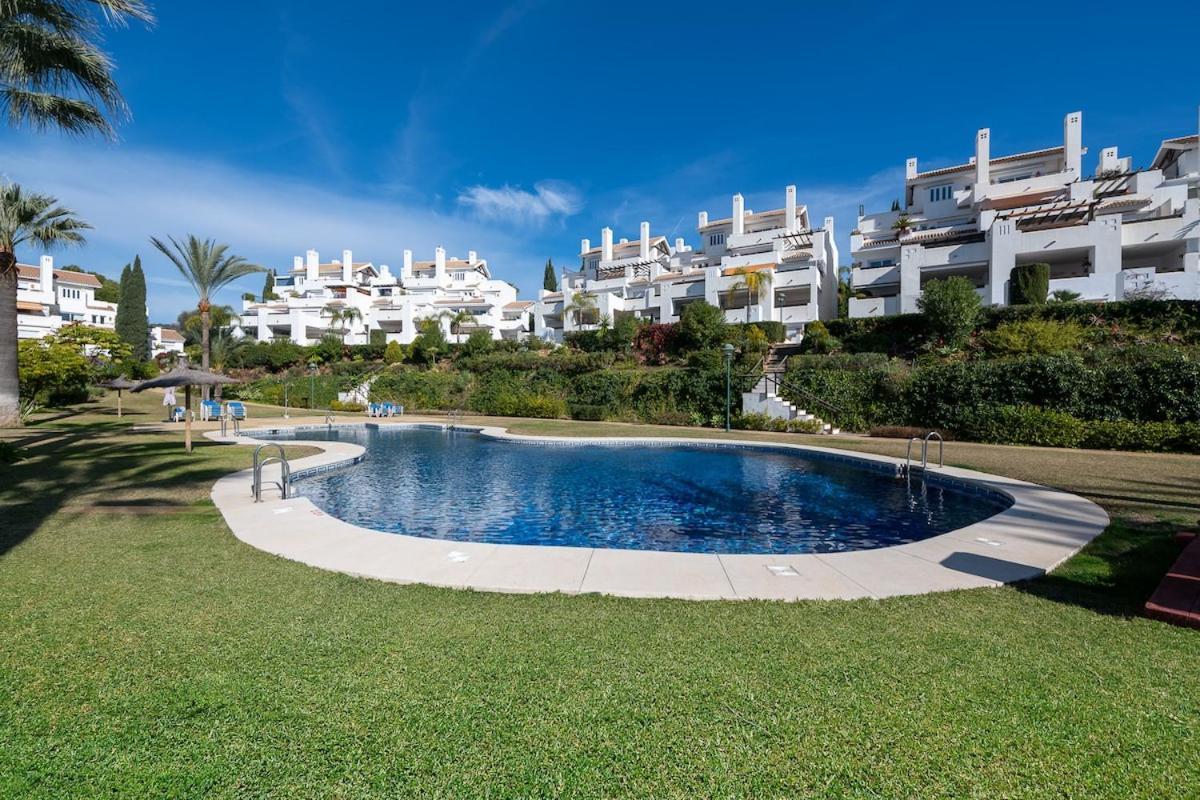 Luxurious 3-bedroom Penthouse In Monteros Apartment *