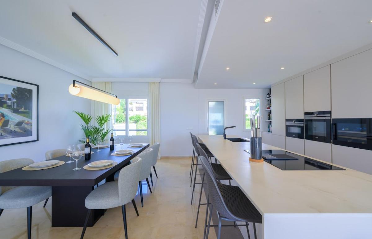 Luxurious 3-bedroom Penthouse In Monteros Apartment Marbella
