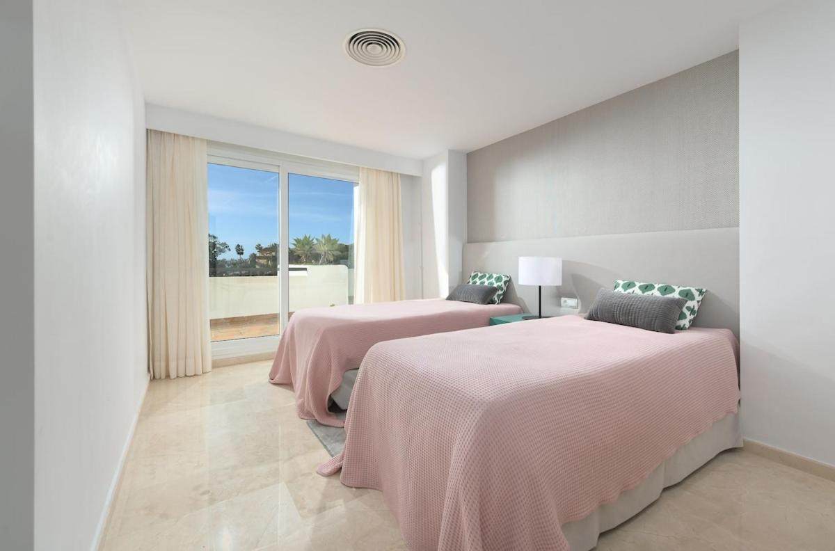 Luxurious 3-bedroom Penthouse In Monteros *