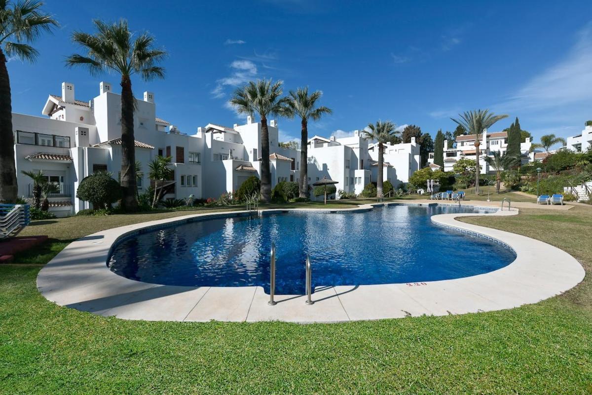 Luxurious 3-bedroom Penthouse In Monteros Apartment Marbella