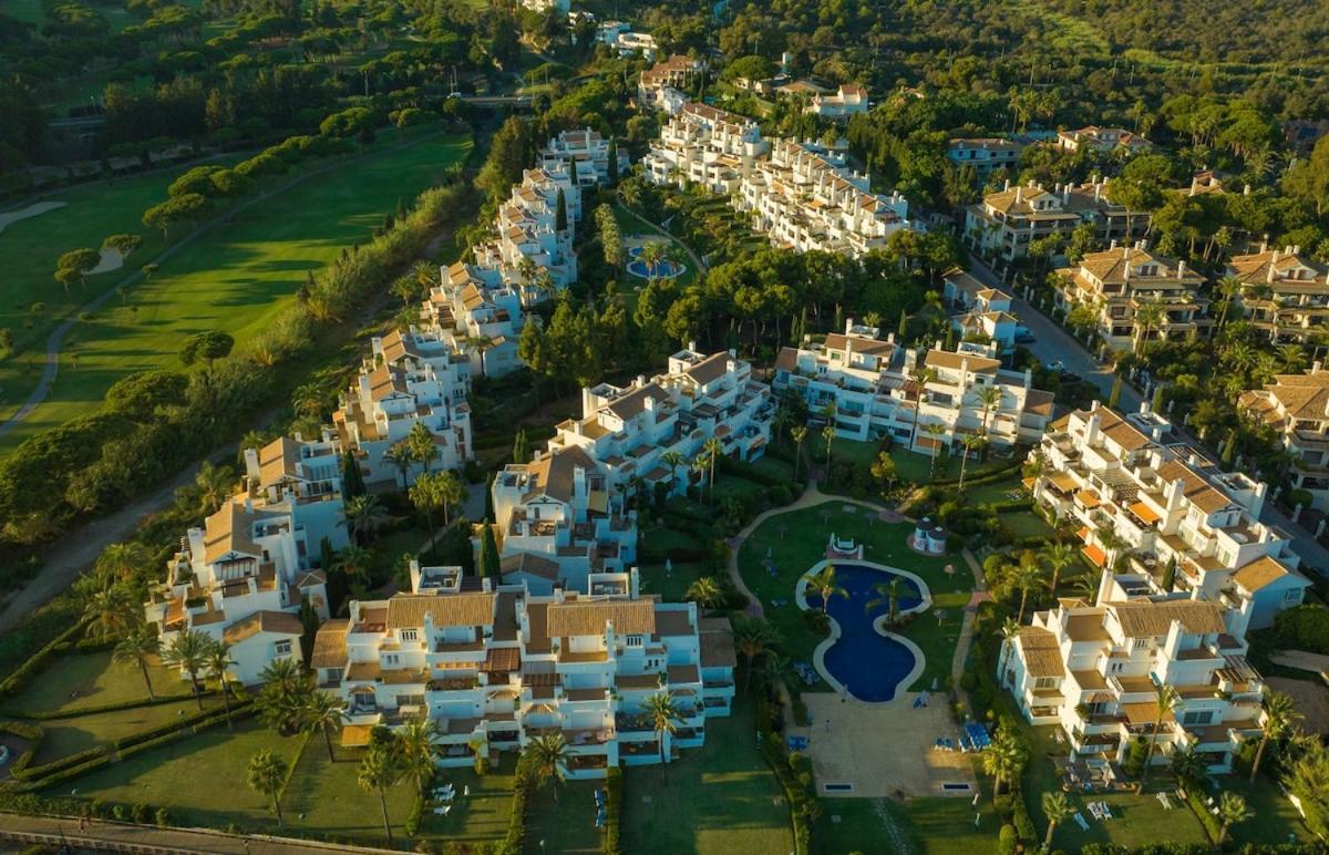 Luxurious 3-bedroom Penthouse In Monteros