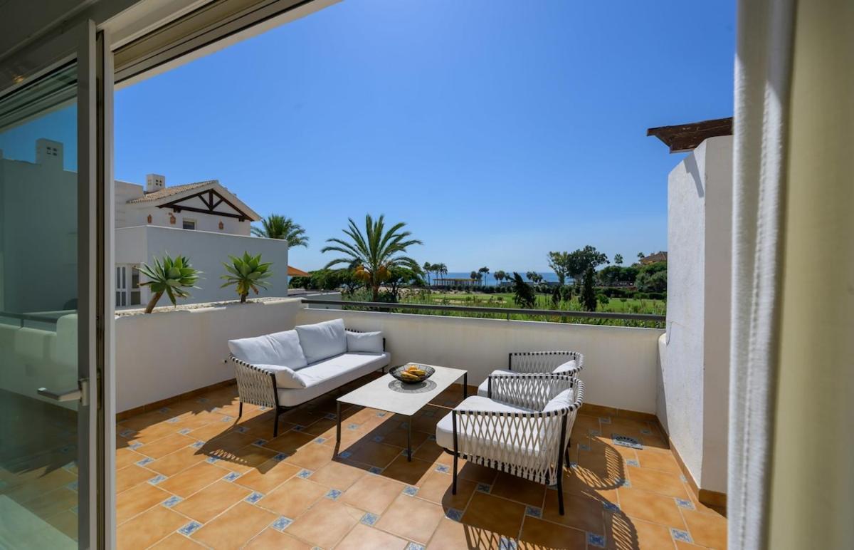 Luxurious 3-bedroom Penthouse In Monteros Apartment