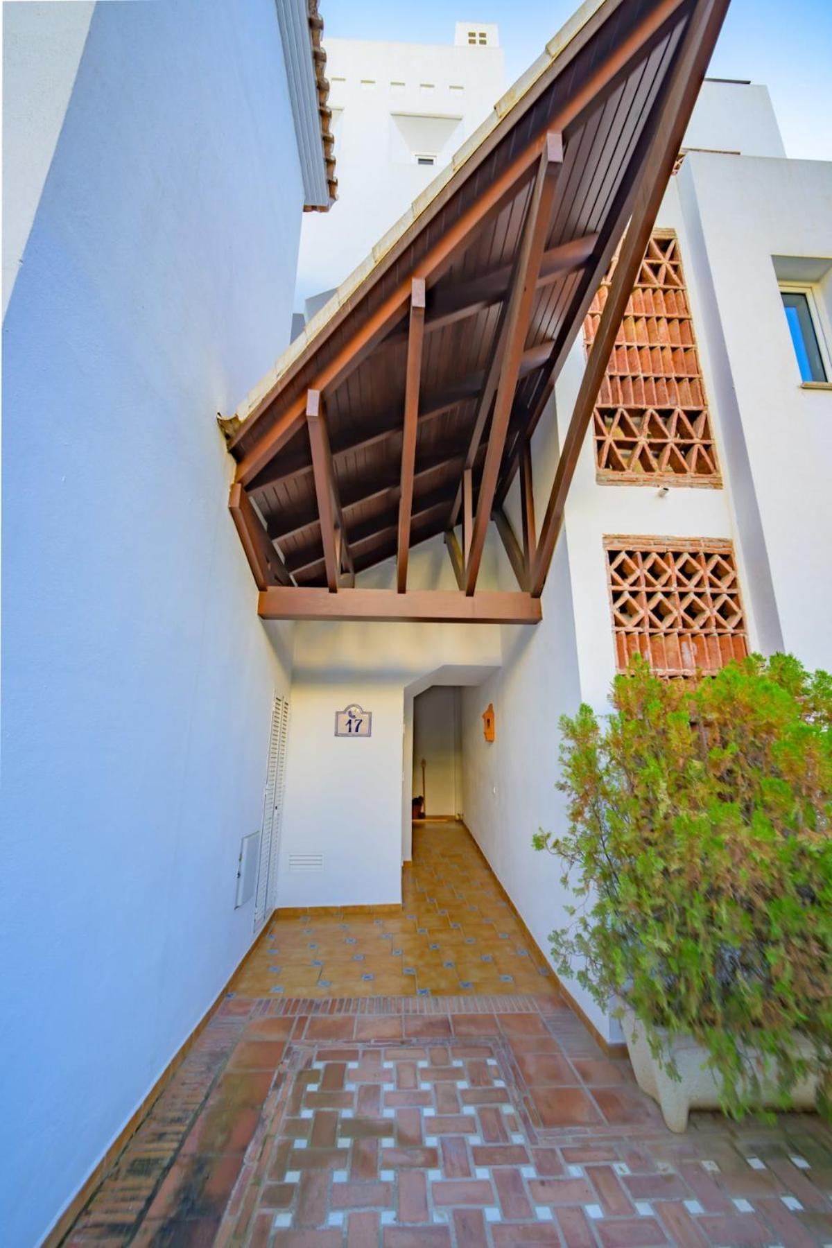 Luxurious 3-bedroom Penthouse In Monteros Marbella