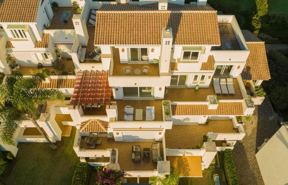 Apartment Luxurious 3-bedroom Penthouse In Monteros