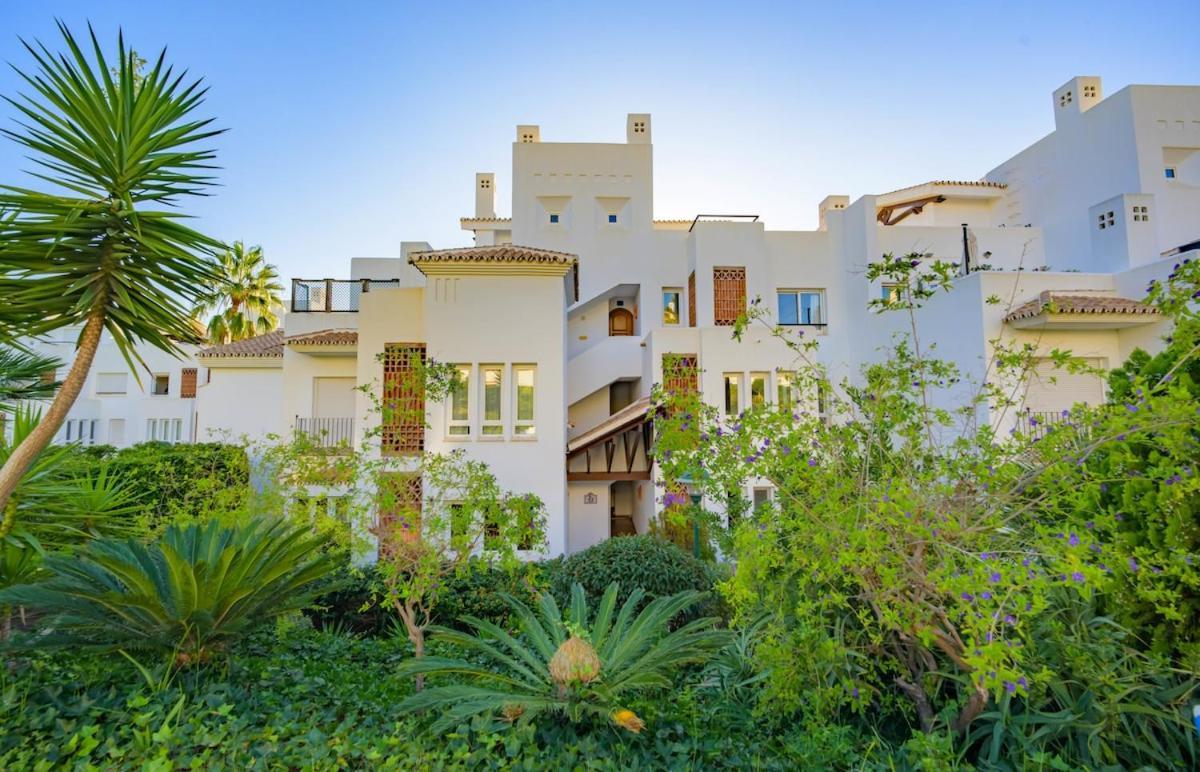 Luxurious 3-bedroom Penthouse In Monteros Apartment Marbella