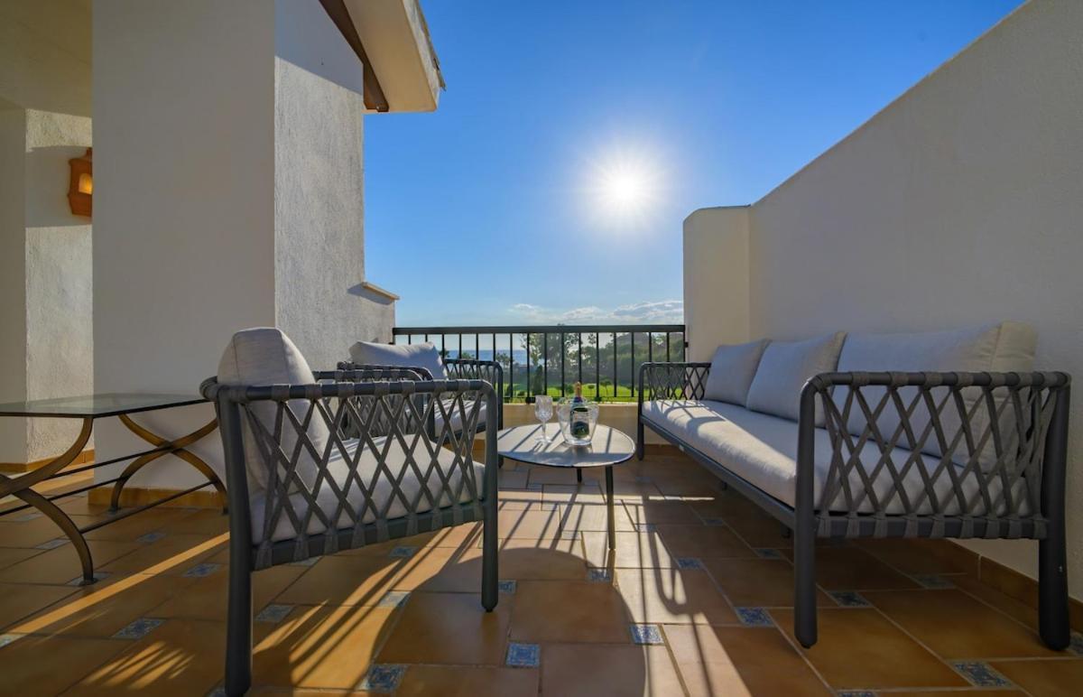 Luxurious 3-bedroom Penthouse In Monteros *