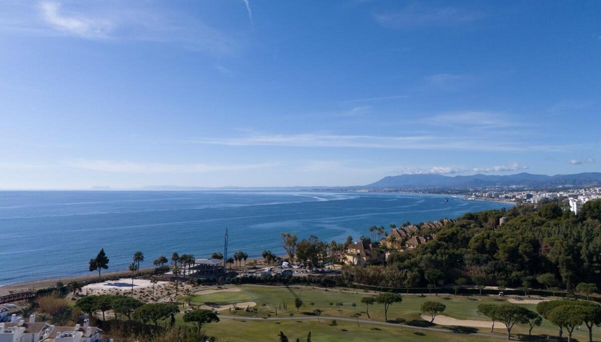 Luxurious 3-bedroom Penthouse In Monteros Apartment